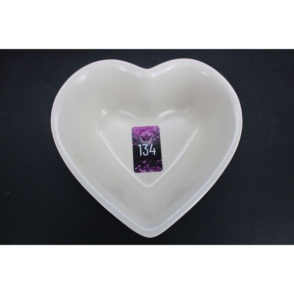 Vintage Pfaltzgraff Tea Rose Heart Shaped Serving Bowl Dish 8 1/4" x 3" Deep - Picture 2 of 9